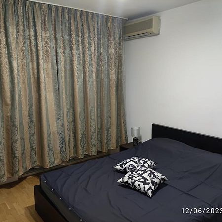 Fabian Central Apartment Bukares Bagian luar foto