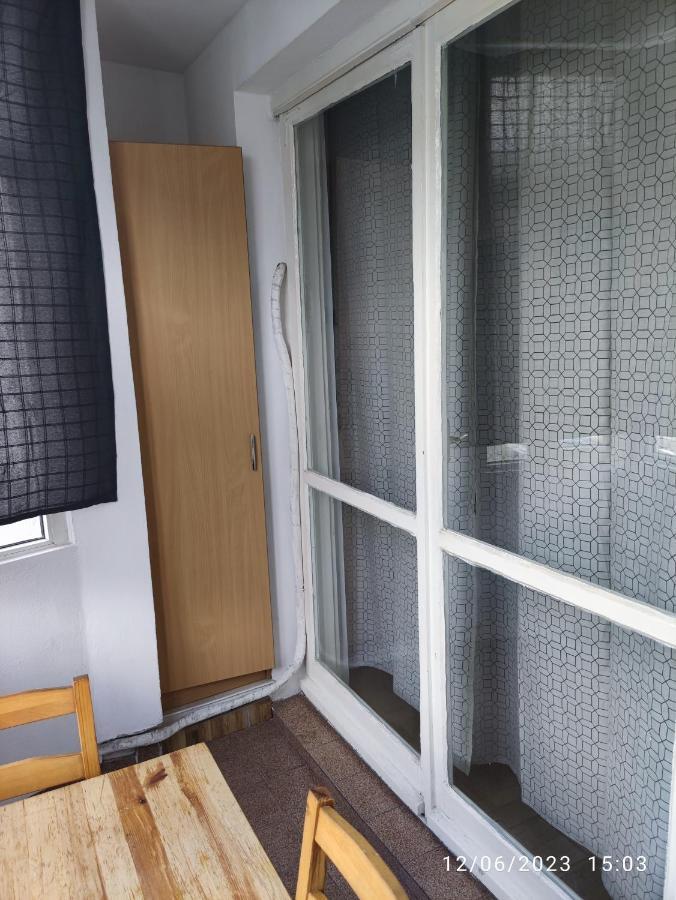 Fabian Central Apartment Bukares Bagian luar foto