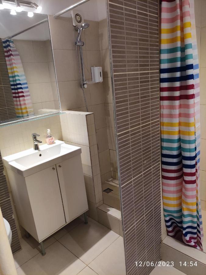 Fabian Central Apartment Bukares Bagian luar foto