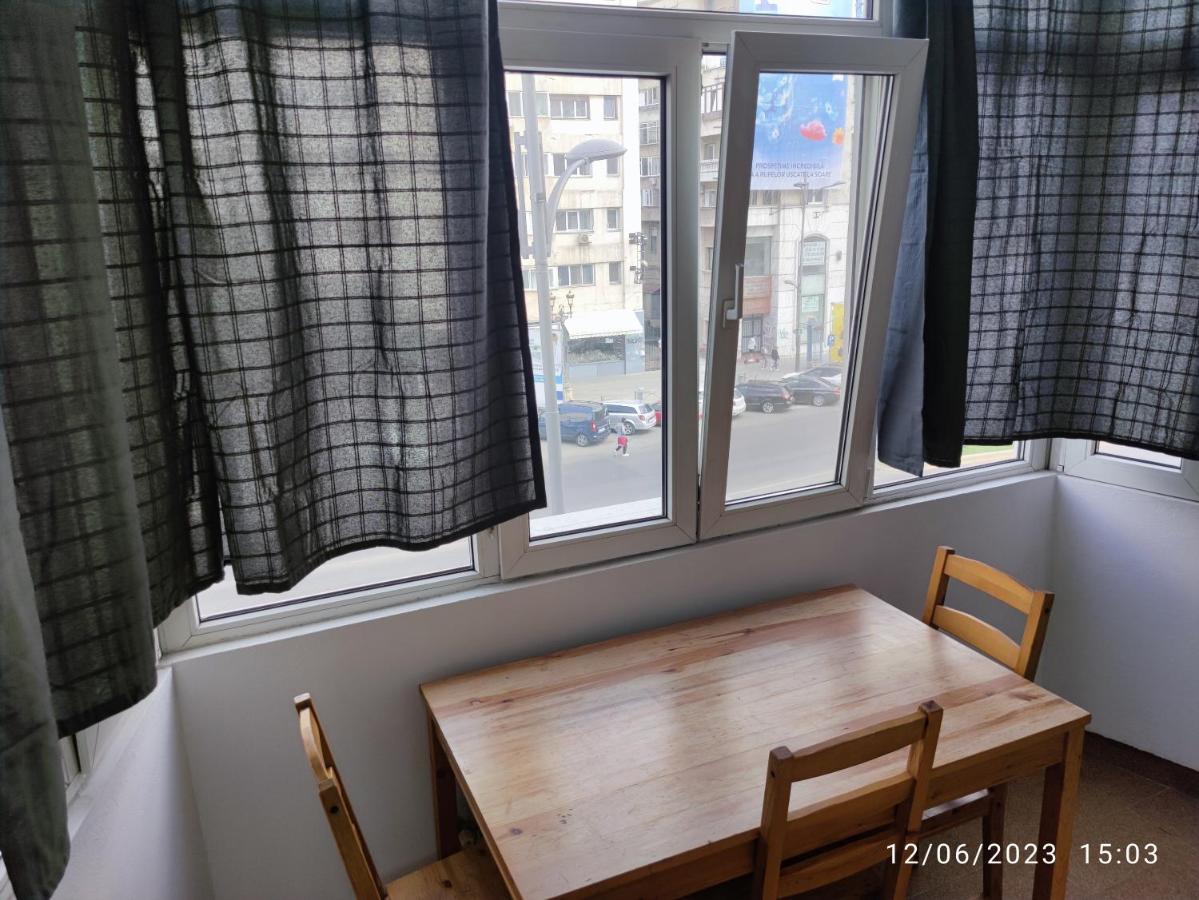 Fabian Central Apartment Bukares Bagian luar foto